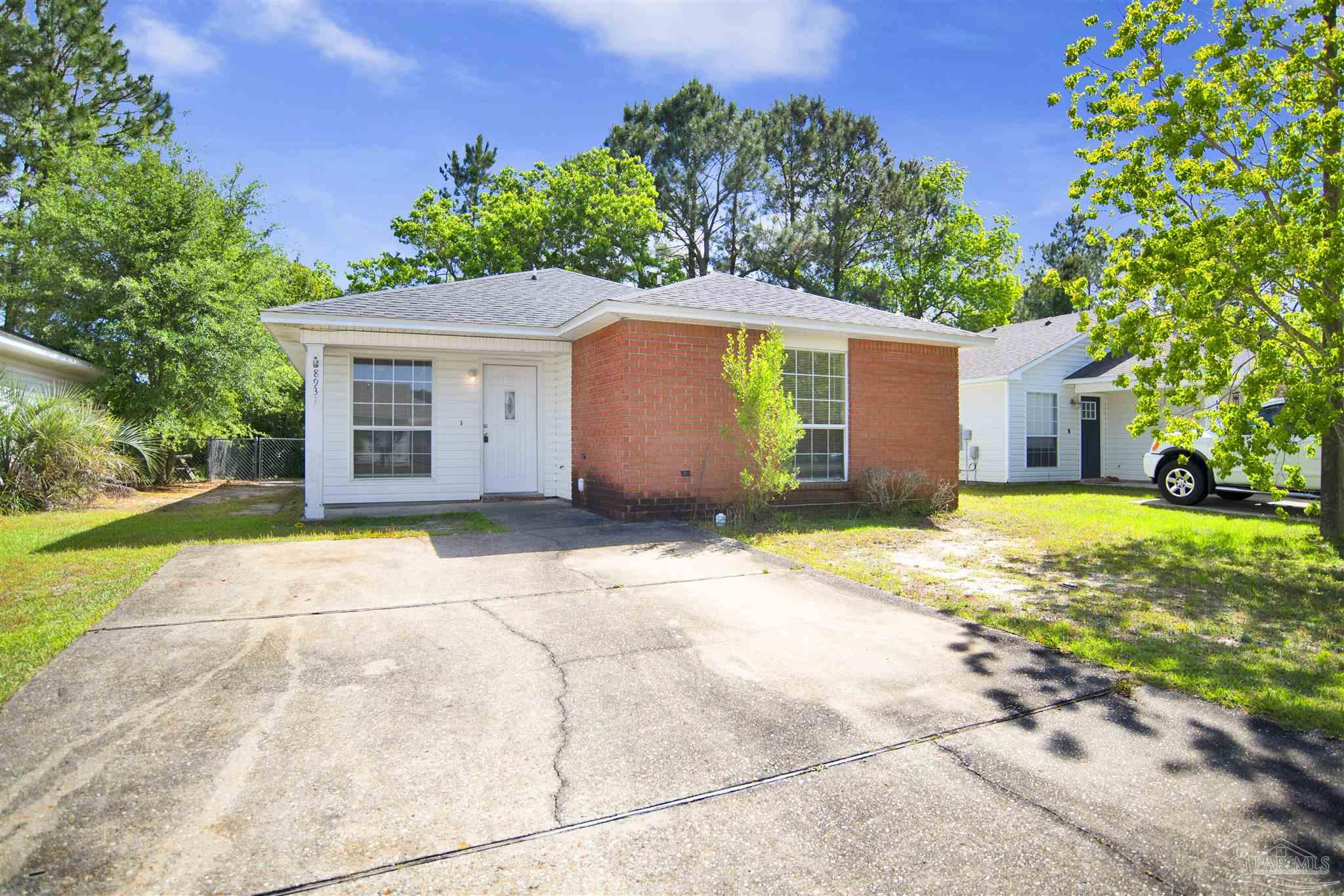 Photo 1 of 26 — 8931 Forest Oak Dr, Pensacola, FL 32506