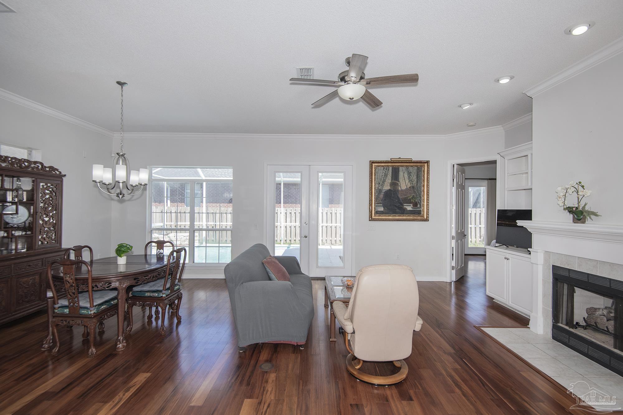 1200 Autumn Breeze Cir