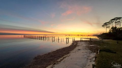 6817 Tidewater Dr Navarre FL 32566