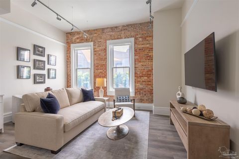 17 S Palafox Pl Pensacola FL 32502