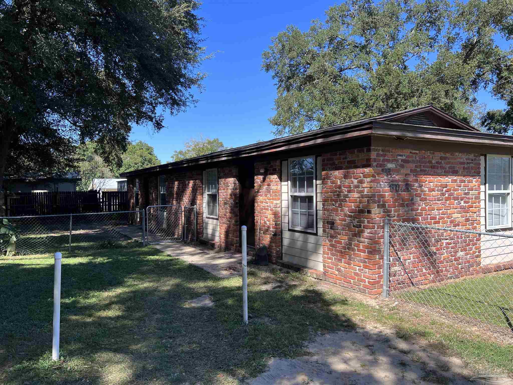 Photo 1 of 7 — 6015 Nashville Ave B, Pensacola, FL 32526