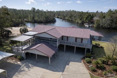 7608 River Rd Milton FL 32583