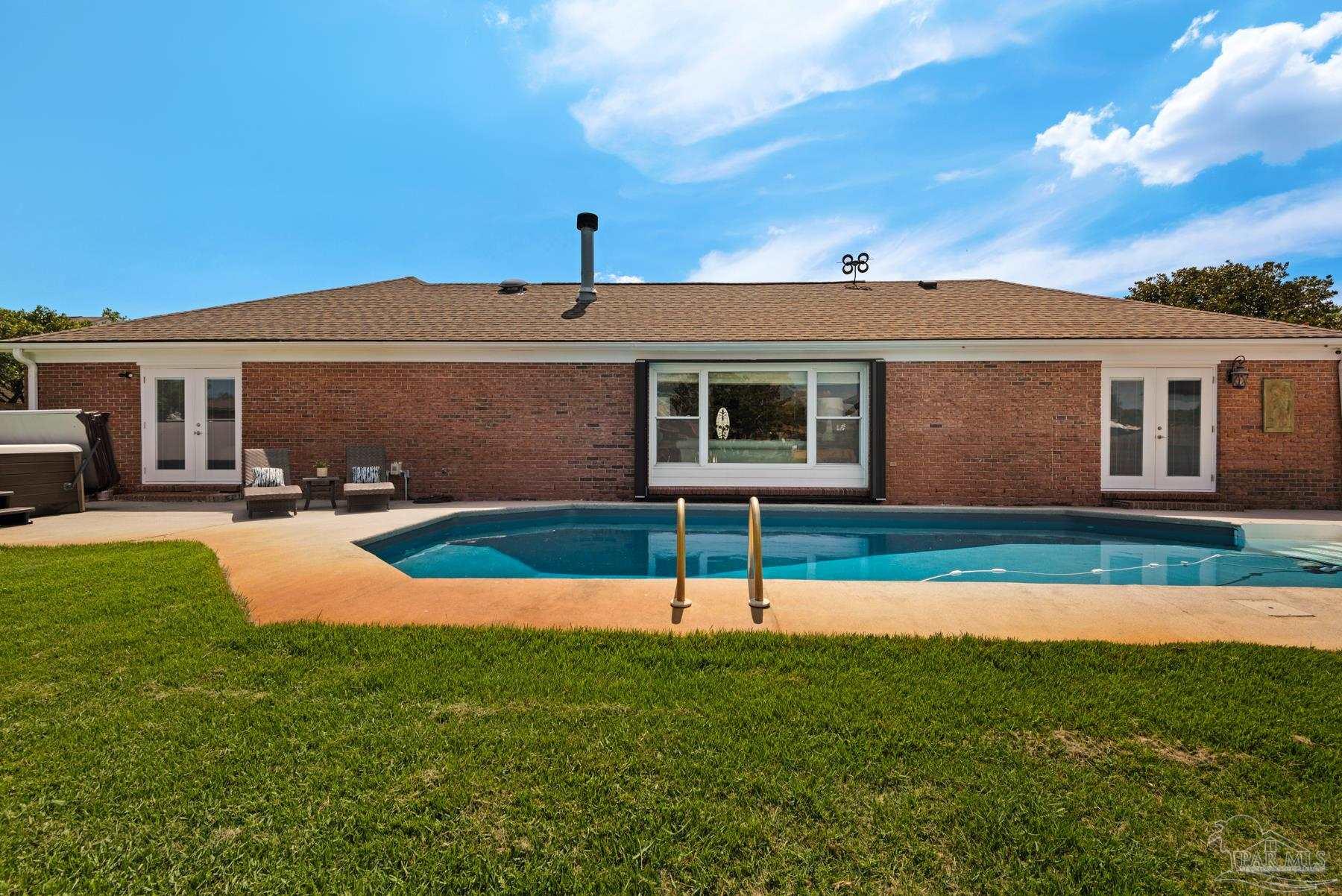 Gulf Breeze, Florida, 32563, United States, 4 Bedrooms Bedrooms, ,3 BathroomsBathrooms,Residential,Active,2041483