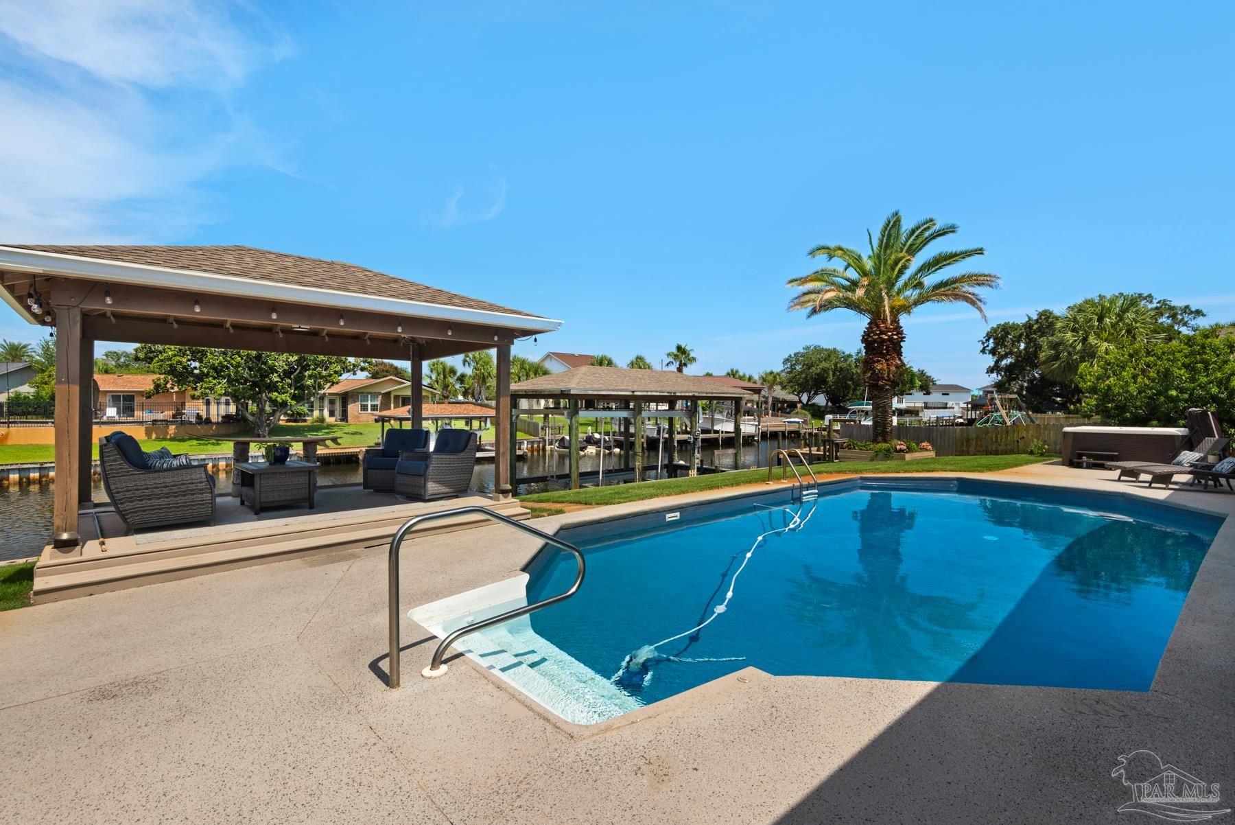 Gulf Breeze, Florida, 32563, United States, 4 Bedrooms Bedrooms, ,3 BathroomsBathrooms,Residential,Active,2041483