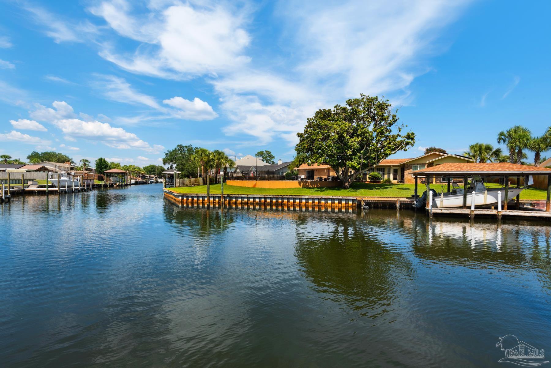 934 Aquamarine Dr