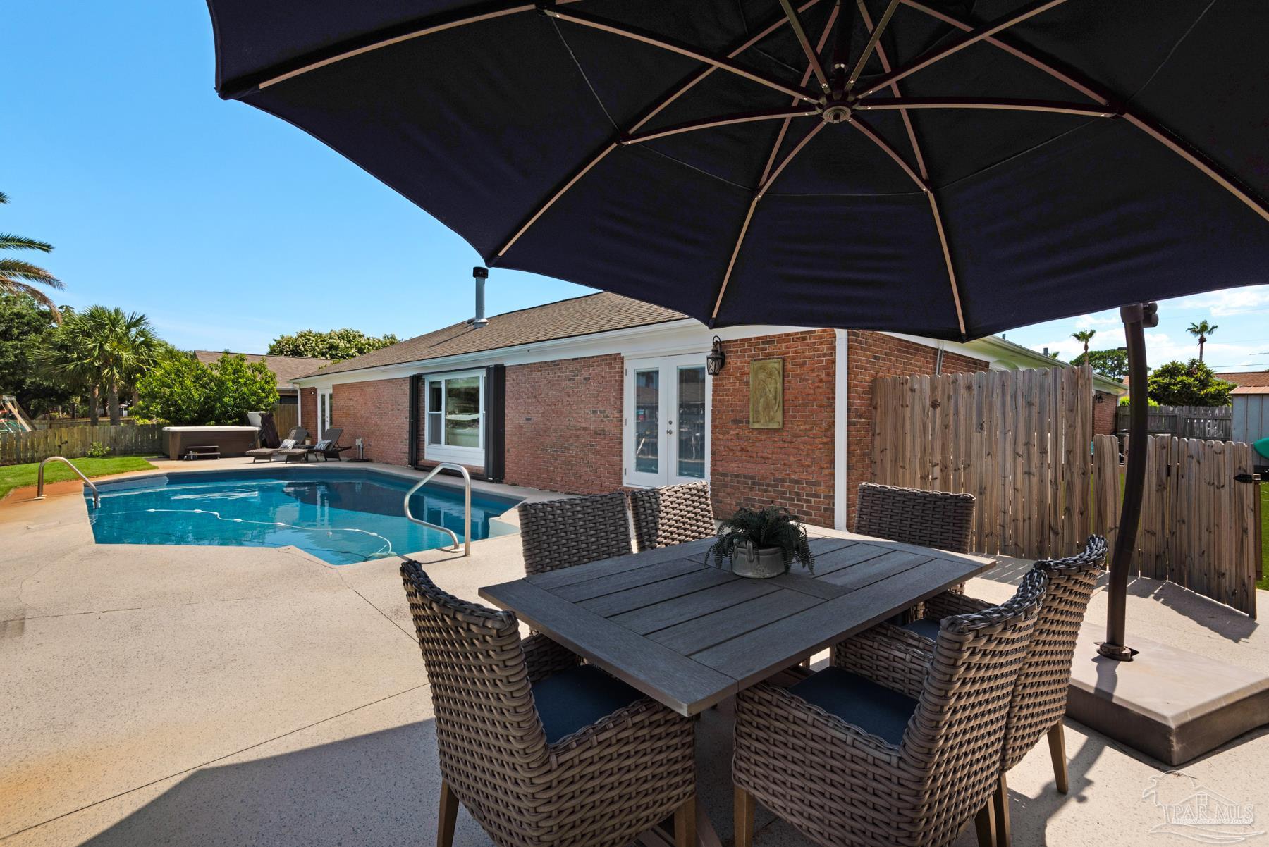 Gulf Breeze, Florida, 32563, United States, 4 Bedrooms Bedrooms, ,3 BathroomsBathrooms,Residential,Active,2041483