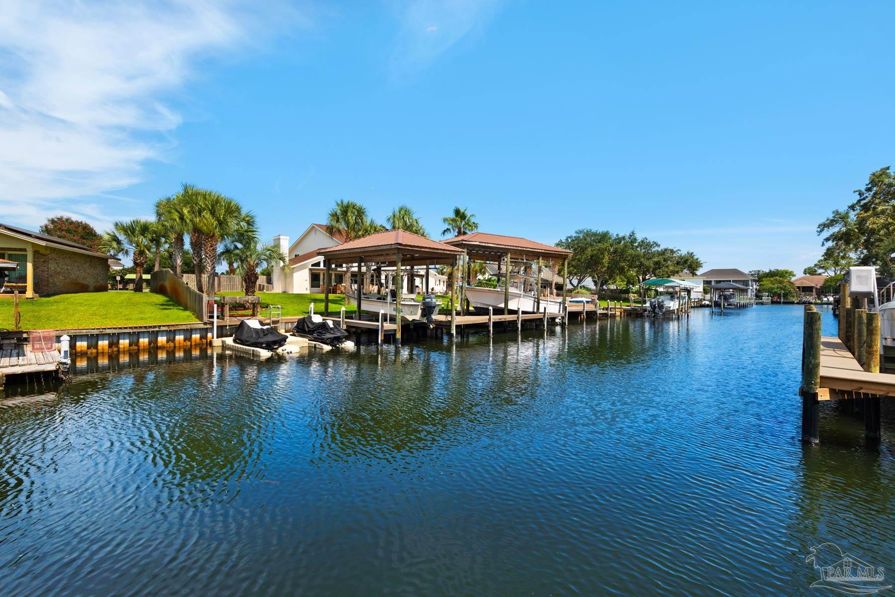 934 Aquamarine Dr