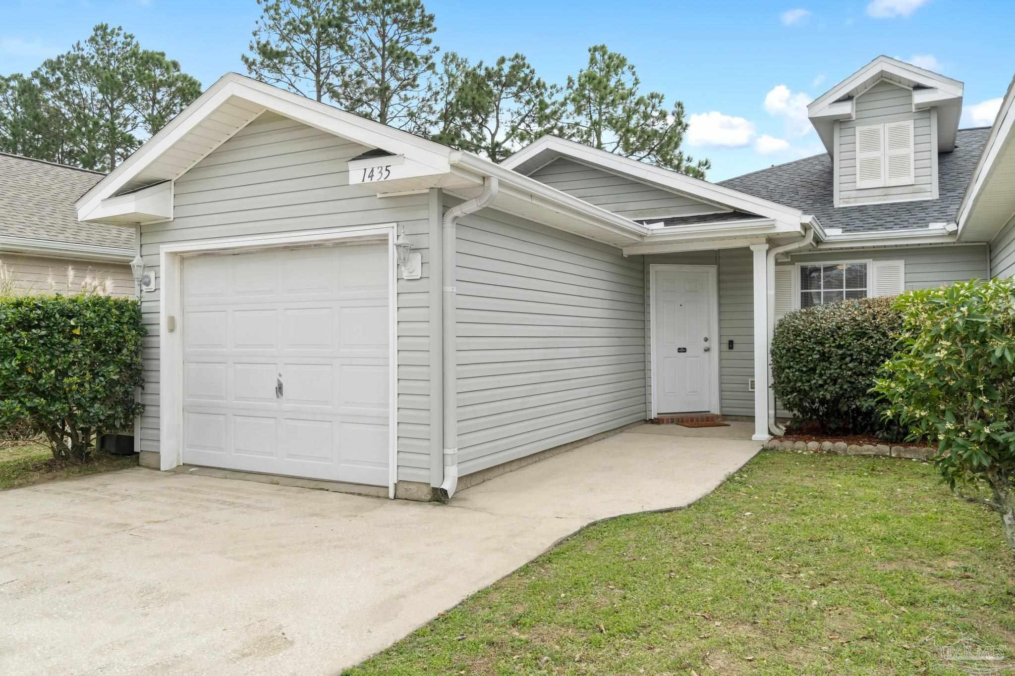 Photo 1 of 31 — 1435 Dunhurst Dr, Pensacola, FL 32534