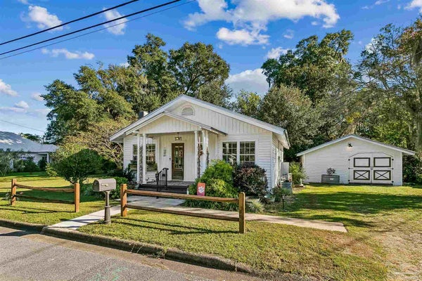 6669 RAVINE ST, MILTON, FL 32570 - Image 2f35f5f0afda986445800b3d5e04d5d3/3250430583