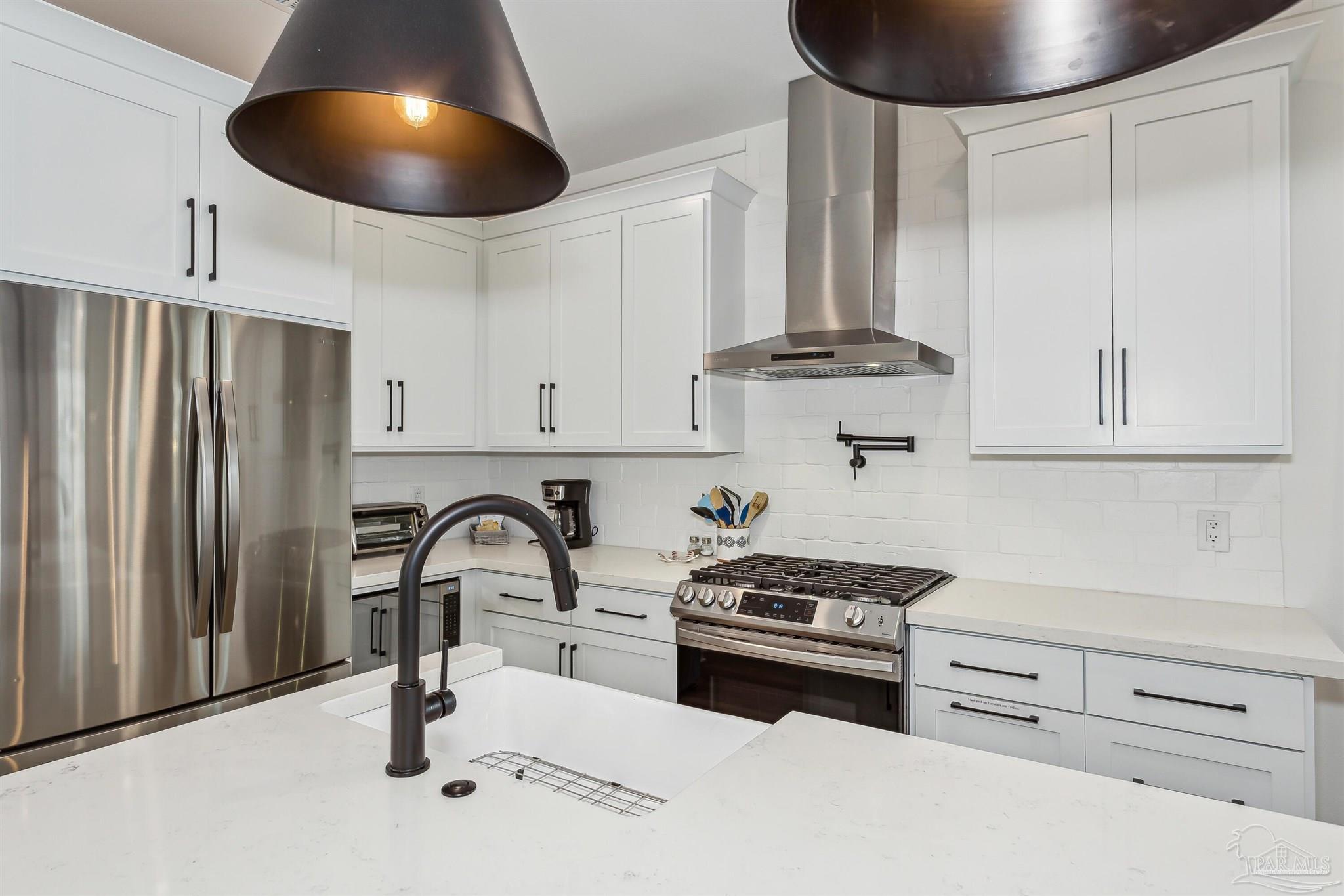 Pensacola, Florida 32501, United States, 4 Bedrooms Bedrooms, ,3 BathroomsBathrooms,Residential,Active,171170