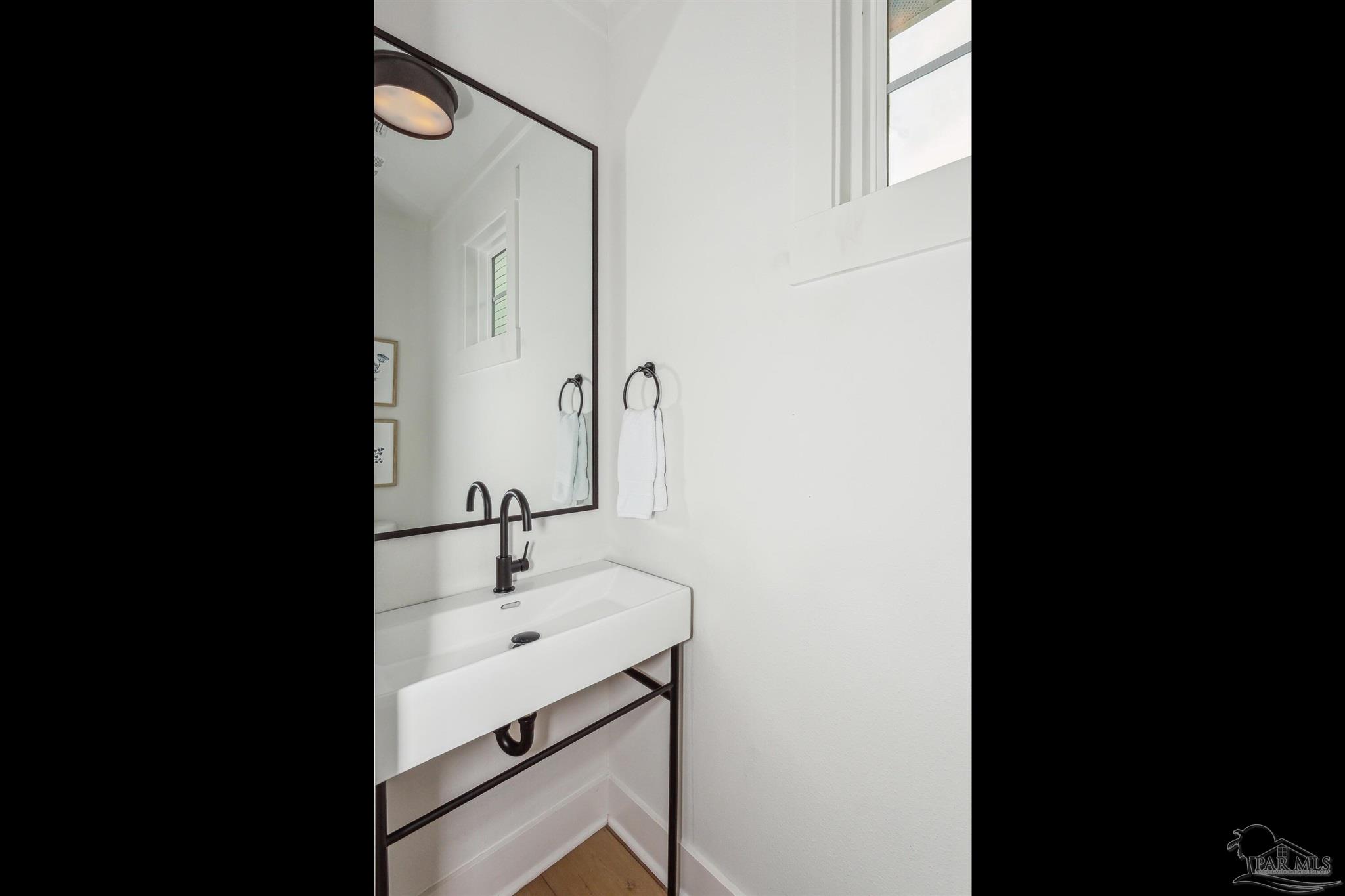 Pensacola, Florida 32501, United States, 4 Bedrooms Bedrooms, ,3 BathroomsBathrooms,Residential,Active,171170