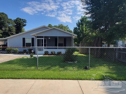 2301 W MALLORY ST, PENSACOLA, FL 32505 - Image 2ff0d53f72d71fa10c34f4e8f6efaf84/824131465