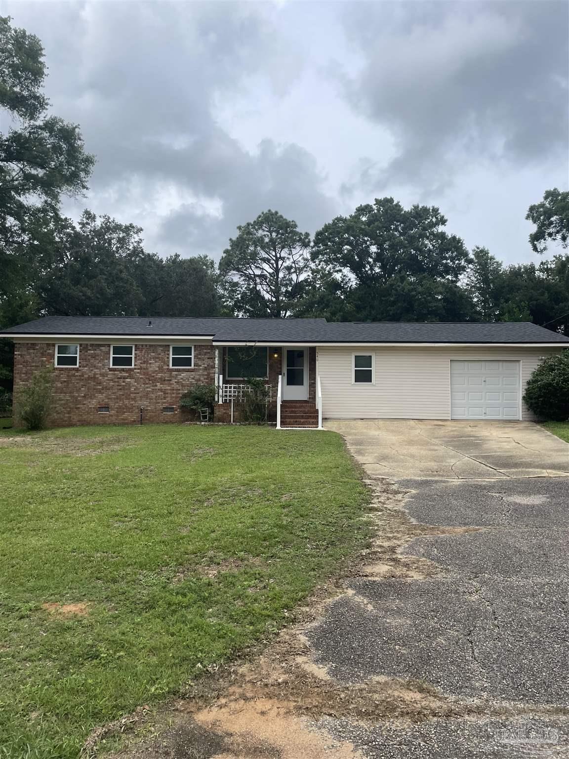 Photo 1 of 15 — 540 Temple Hill St, Pensacola, FL 32534