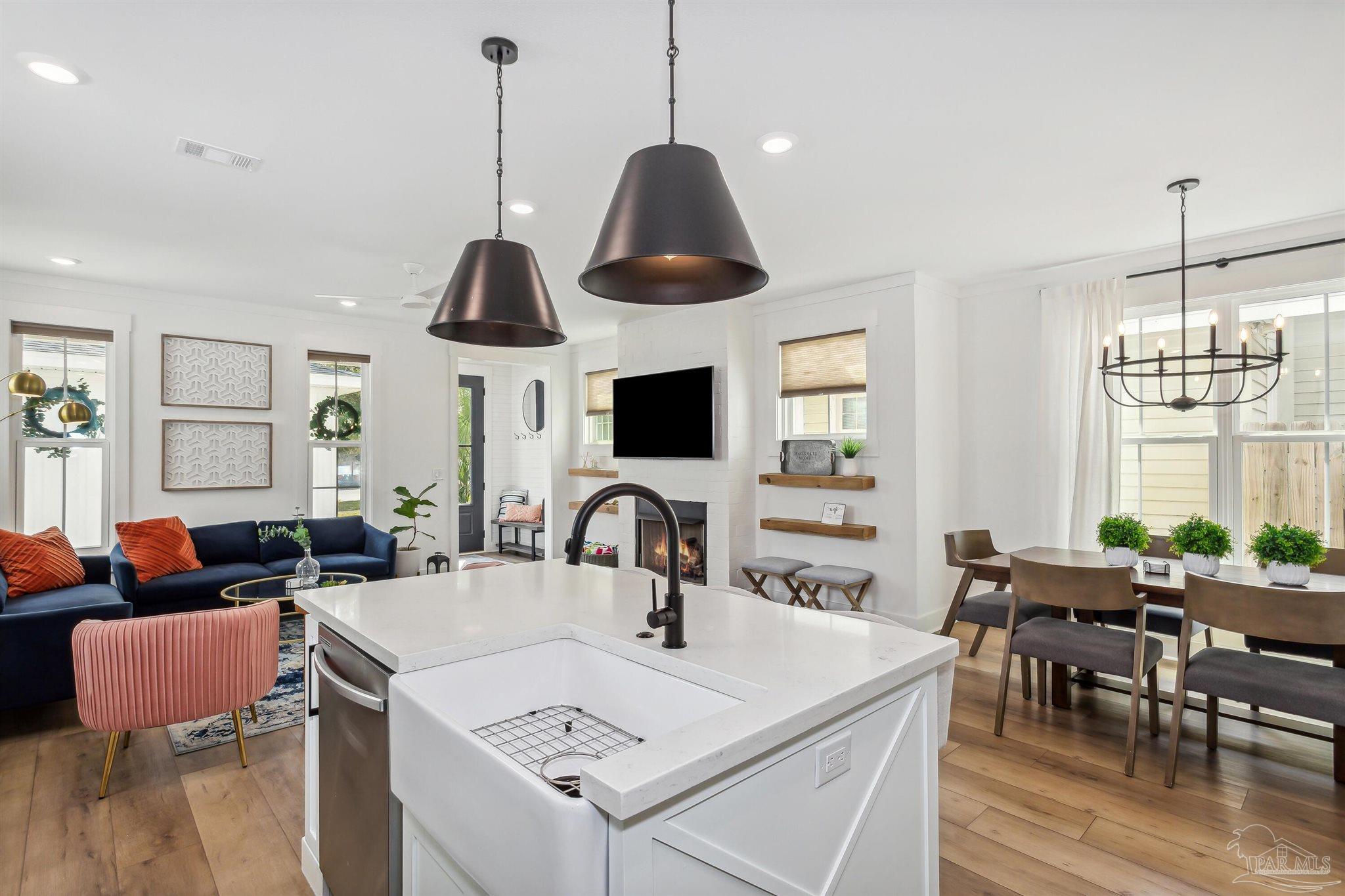 Pensacola, Florida 32501, United States, 4 Bedrooms Bedrooms, ,3 BathroomsBathrooms,Residential,Active,171174