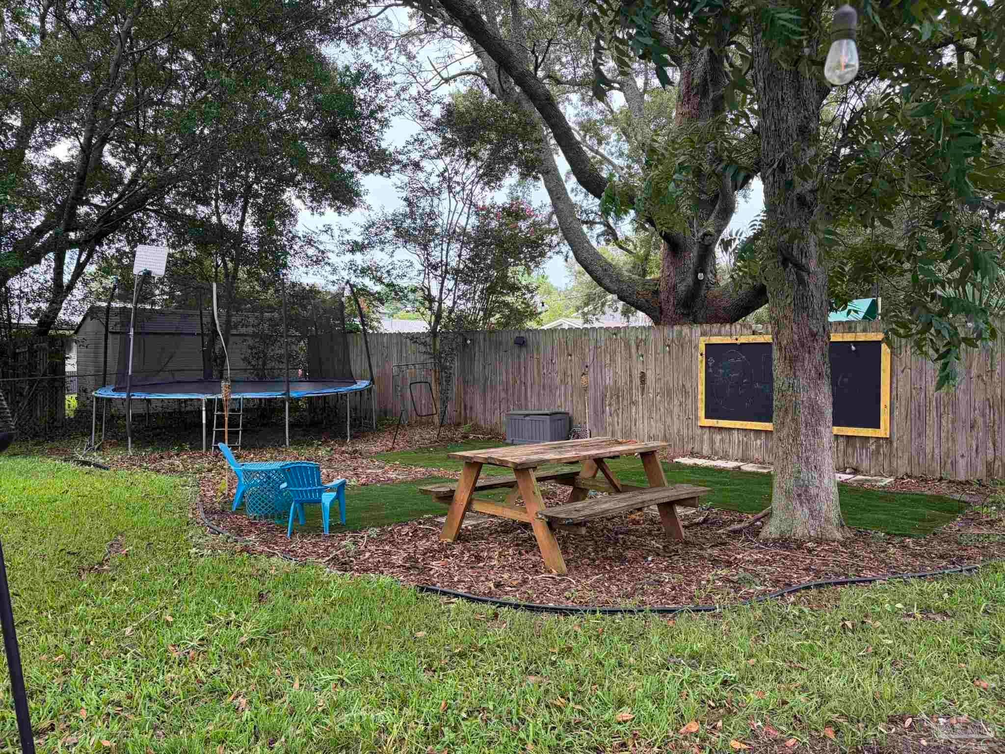 208 Hibiscus Ave