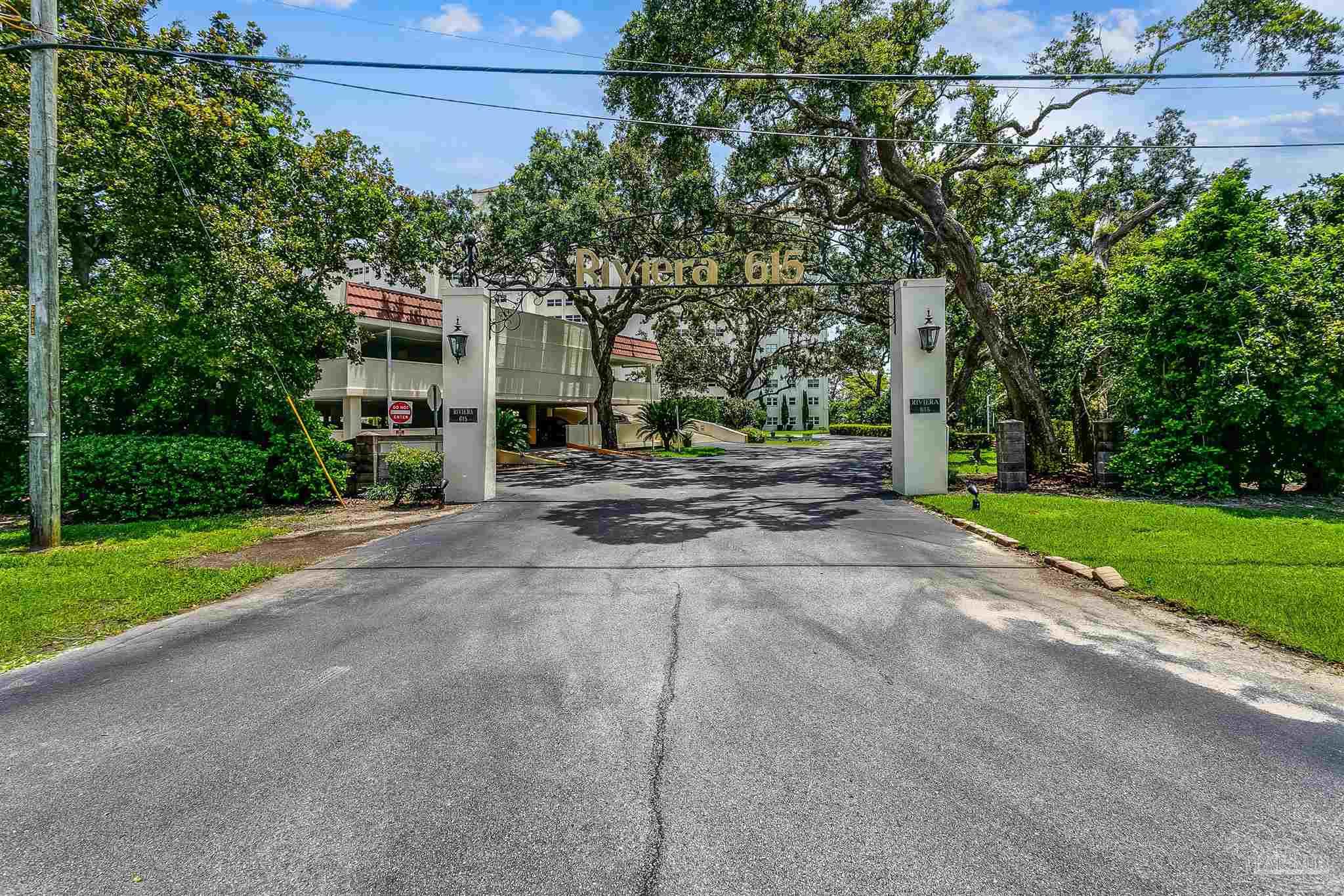 Photo 1 of 38 — 615 Bayshore Dr 106, Pensacola, FL 32507