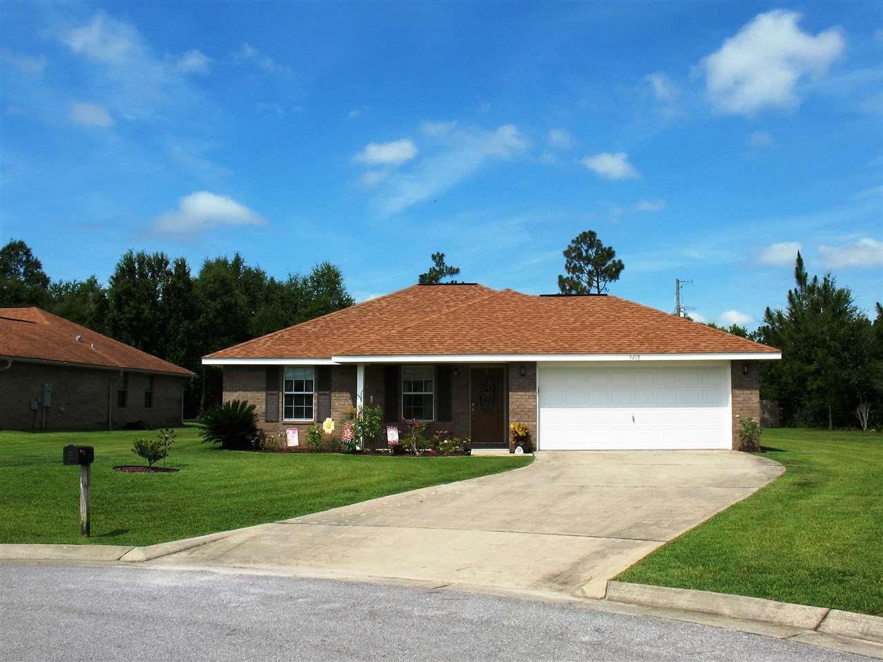 Photo 1 of 33 — 5613 Bellview Ct, Milton, FL 32583