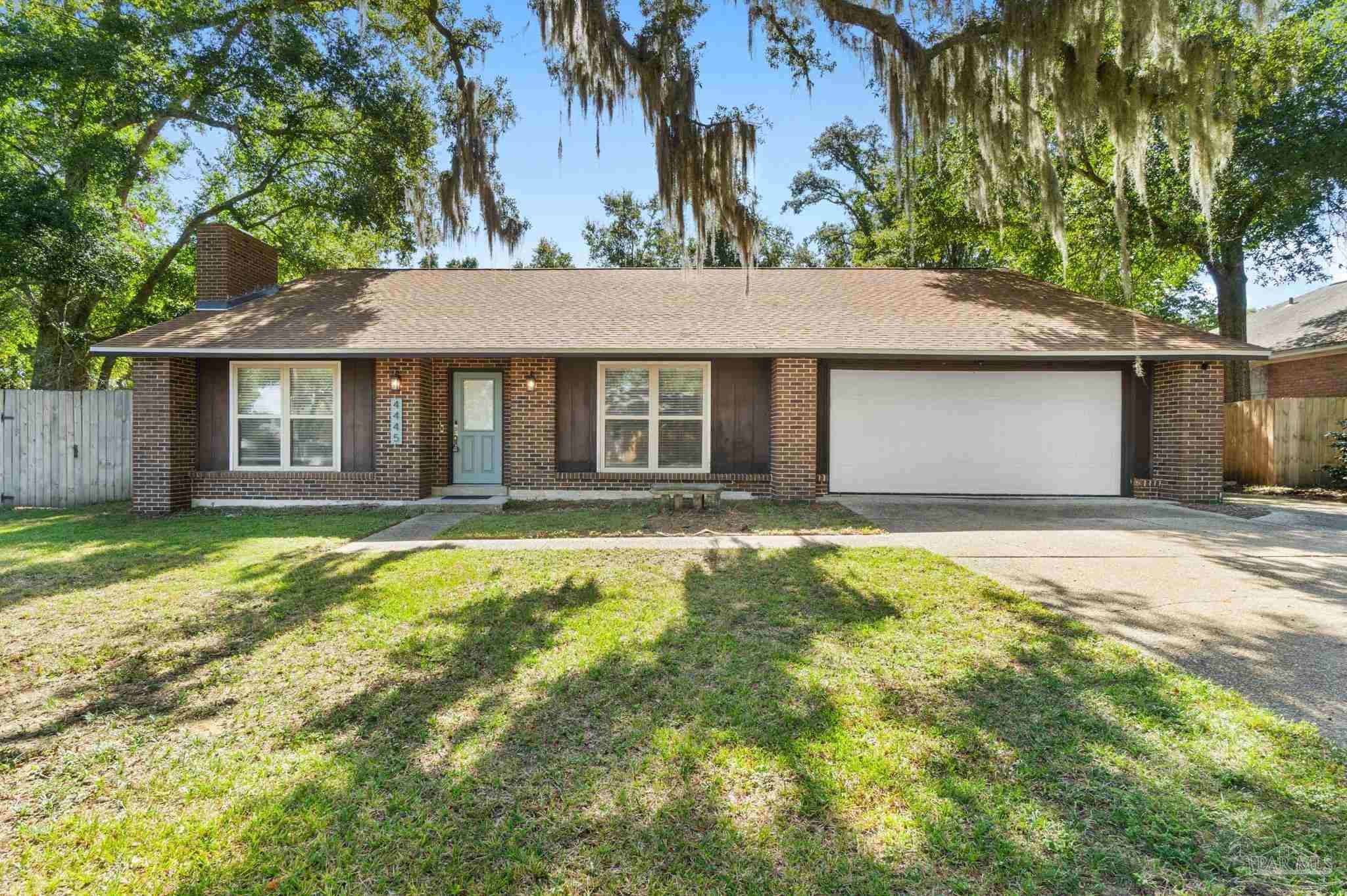 Photo 1 of 35 — 4445 Yarmouth Pl, Pensacola, FL 32514