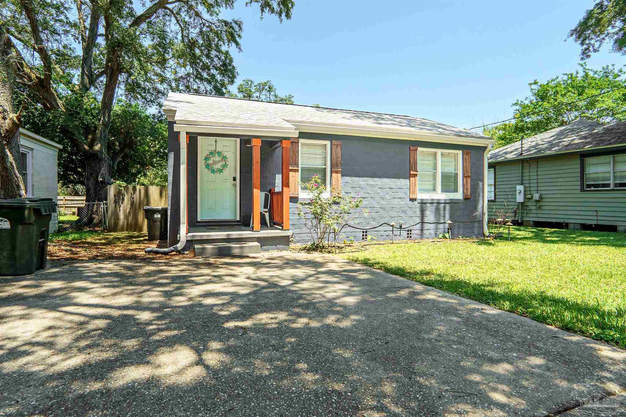 Photo 1 of 33 — 530 S 1st St, Pensacola, FL 32507