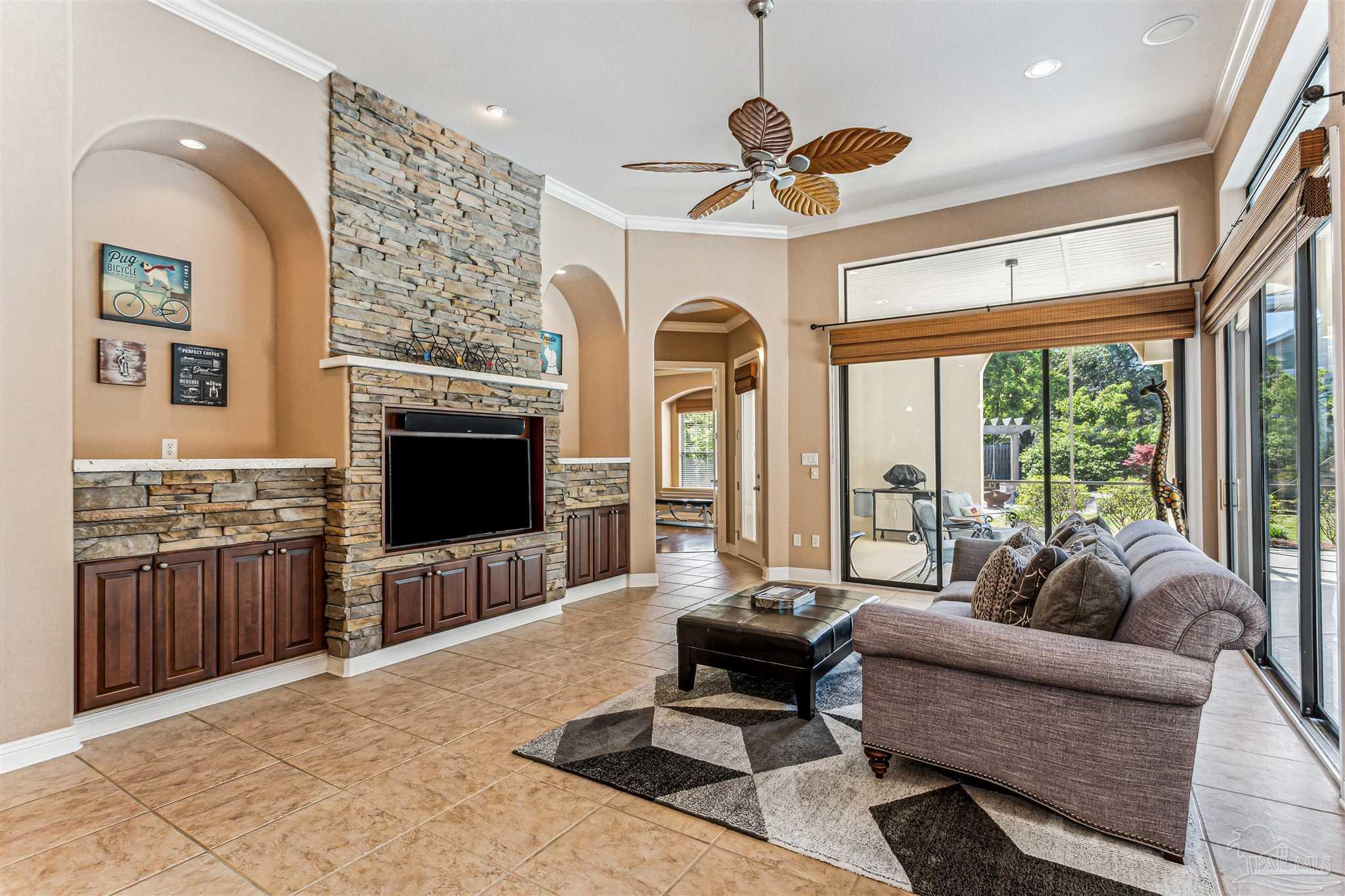 Gulf Breeze, Florida 32563, United States, 4 Bedrooms Bedrooms, ,3 BathroomsBathrooms,Residential,Pending,106098