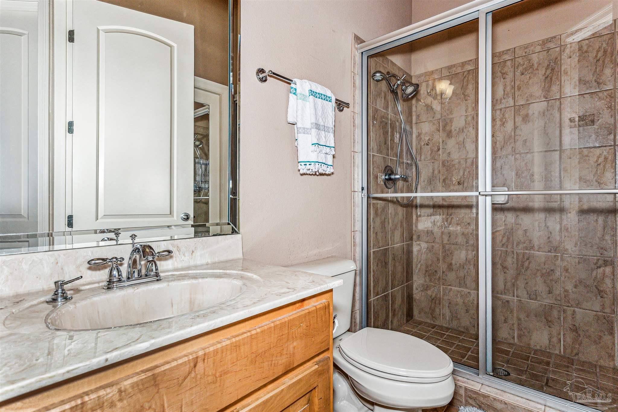 Gulf Breeze, Florida 32563, United States, 4 Bedrooms Bedrooms, ,3 BathroomsBathrooms,Residential,Pending,106098