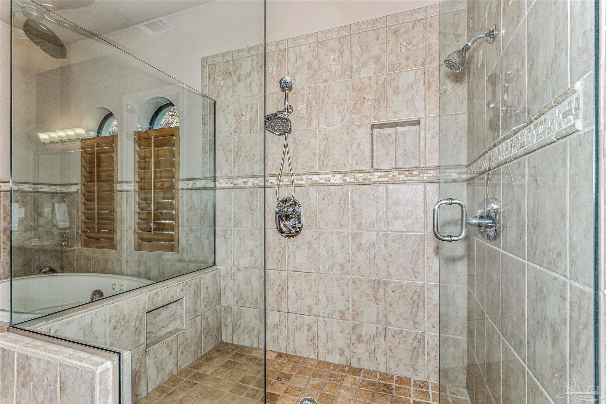 Gulf Breeze, Florida 32563, United States, 4 Bedrooms Bedrooms, ,3 BathroomsBathrooms,Residential,Pending,106098