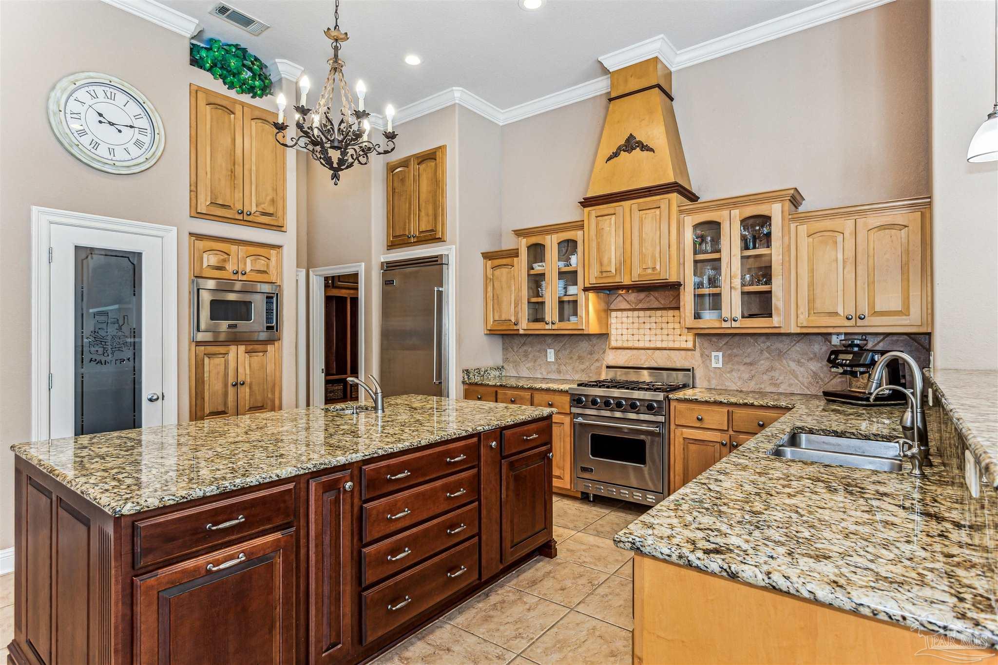 Gulf Breeze, Florida 32563, United States, 4 Bedrooms Bedrooms, ,3 BathroomsBathrooms,Residential,Pending,106098