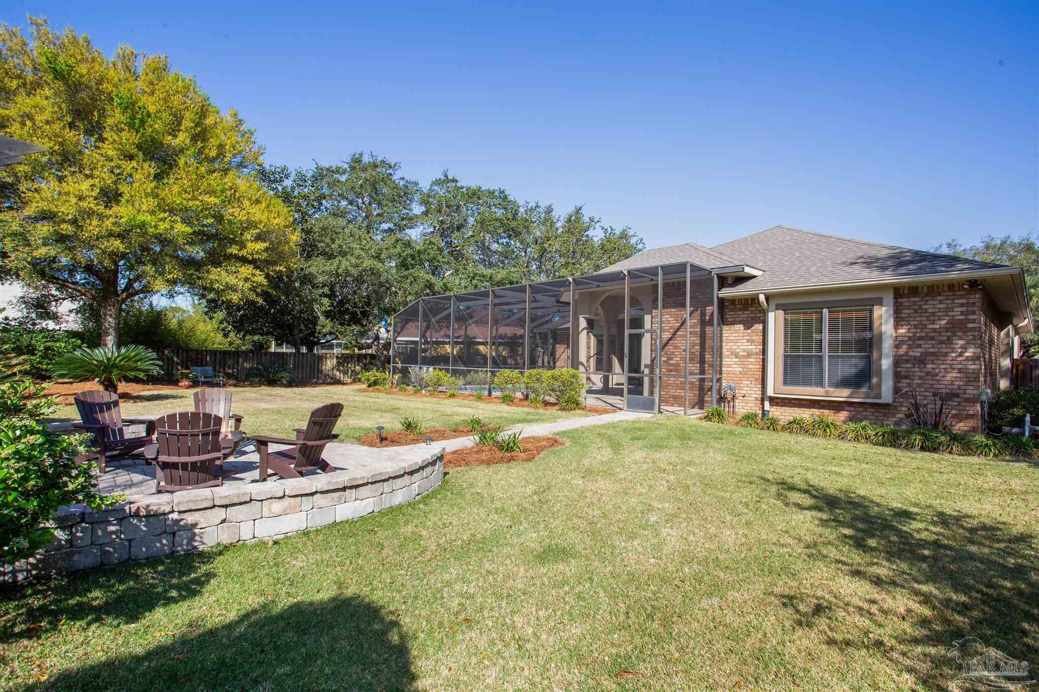 Gulf Breeze, Florida 32563, United States, 4 Bedrooms Bedrooms, ,3 BathroomsBathrooms,Residential,Pending,106098