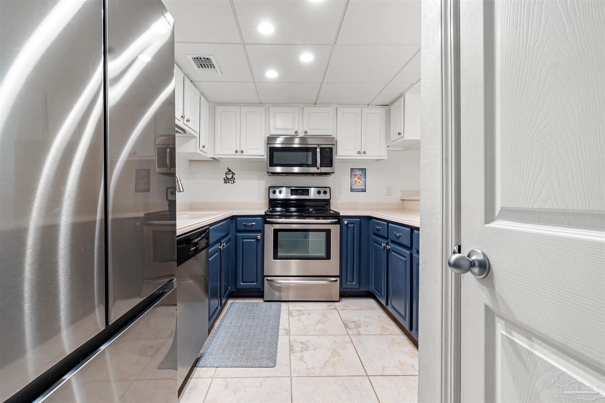 336 Ft Pickens Rd W103