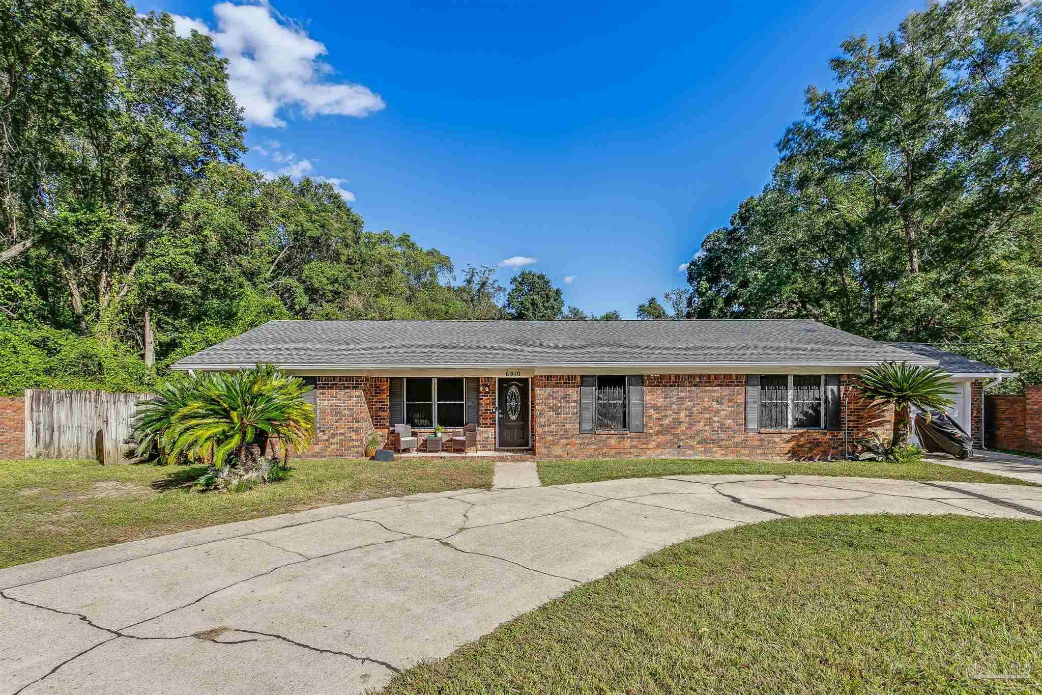 Photo 1 of 33 — 6910 Cornelius Ln, Pensacola, FL 32505
