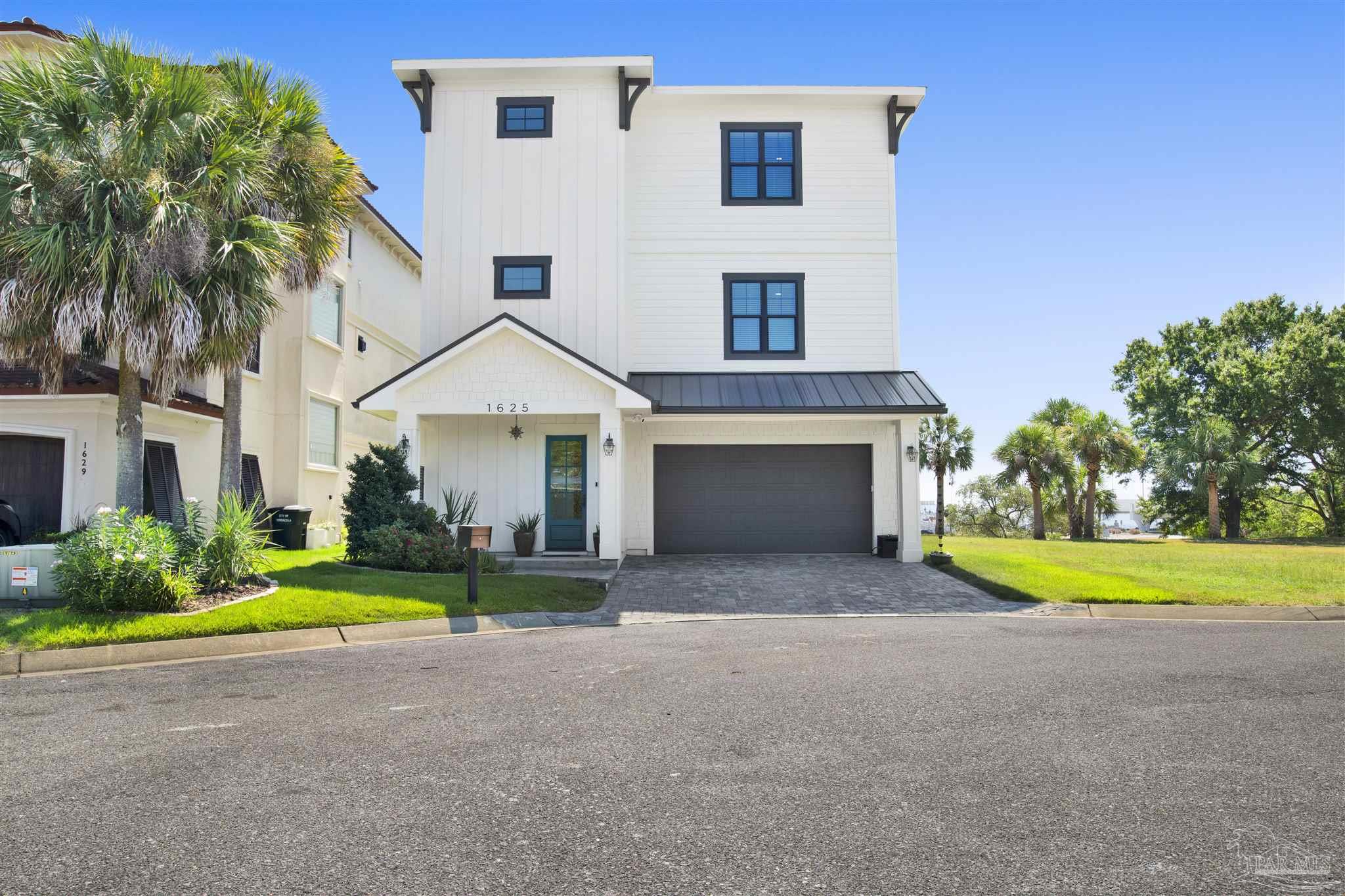 Photo 1 of 69 — 1625 E Heinberg St, Pensacola, FL 32502