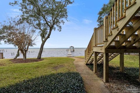 A home in Gulf Breeze