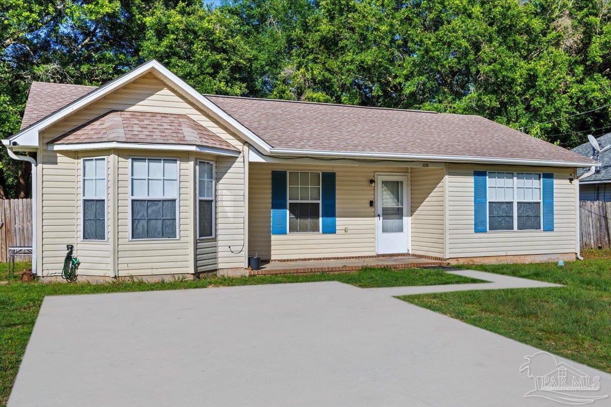 Photo 1 of 25 — 4250 Castille Ave, Pace, FL 32571