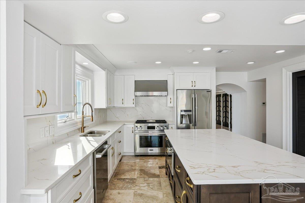 Pensacola, Florida 32502, United States, 4 Bedrooms Bedrooms, ,4 BathroomsBathrooms,Residential,Active,226366