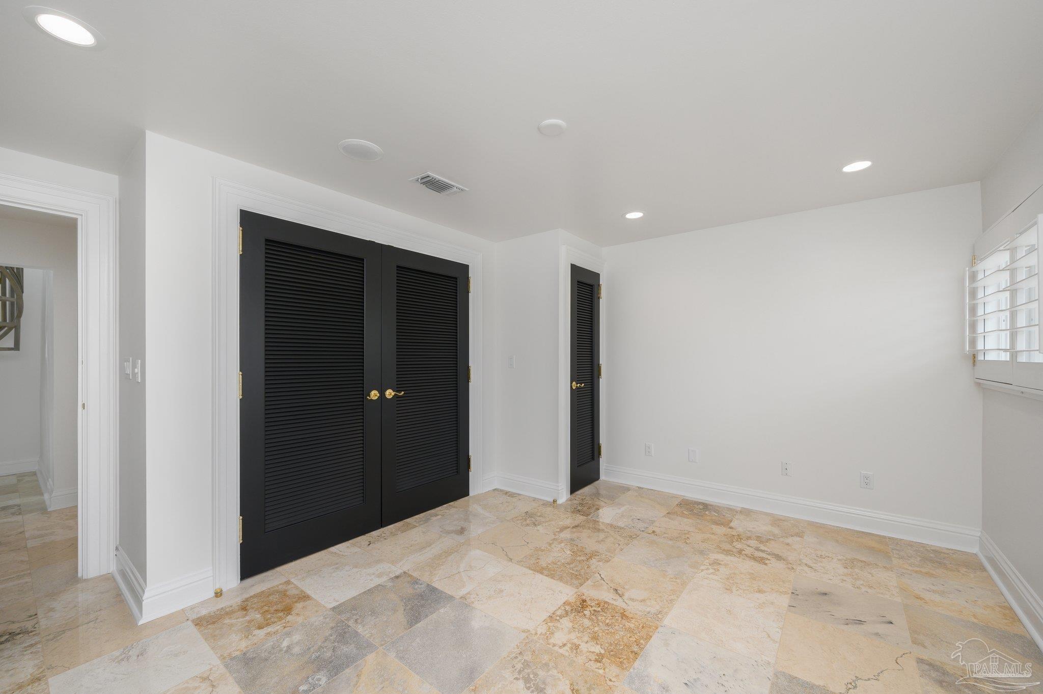 Pensacola, Florida 32502, United States, 4 Bedrooms Bedrooms, ,4 BathroomsBathrooms,Residential,Active,226366