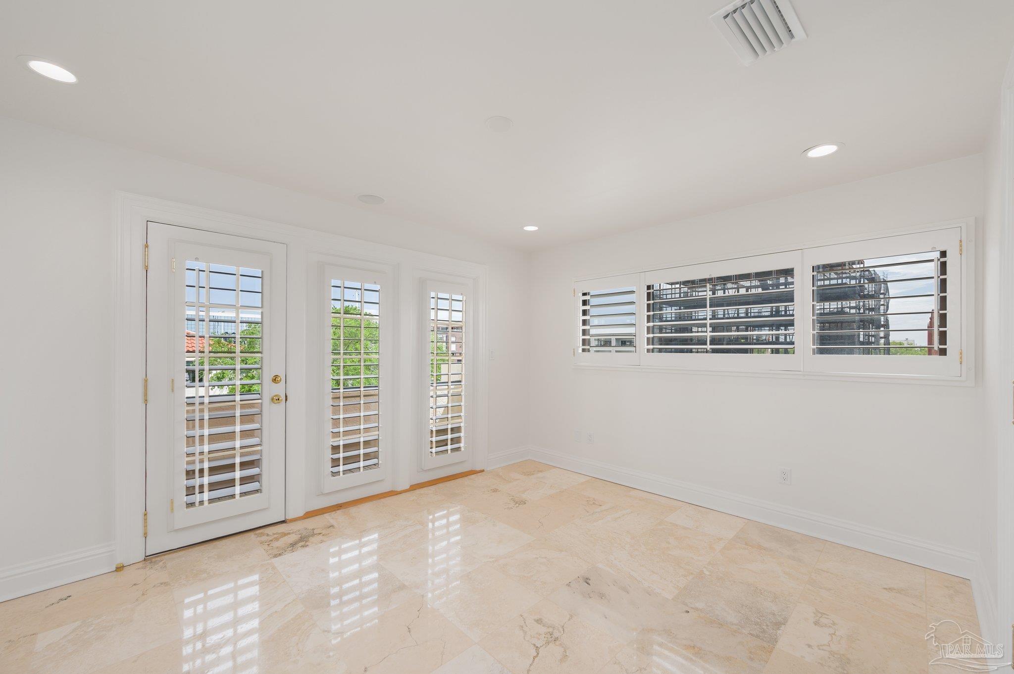 Pensacola, Florida 32502, United States, 4 Bedrooms Bedrooms, ,4 BathroomsBathrooms,Residential,Active,226366