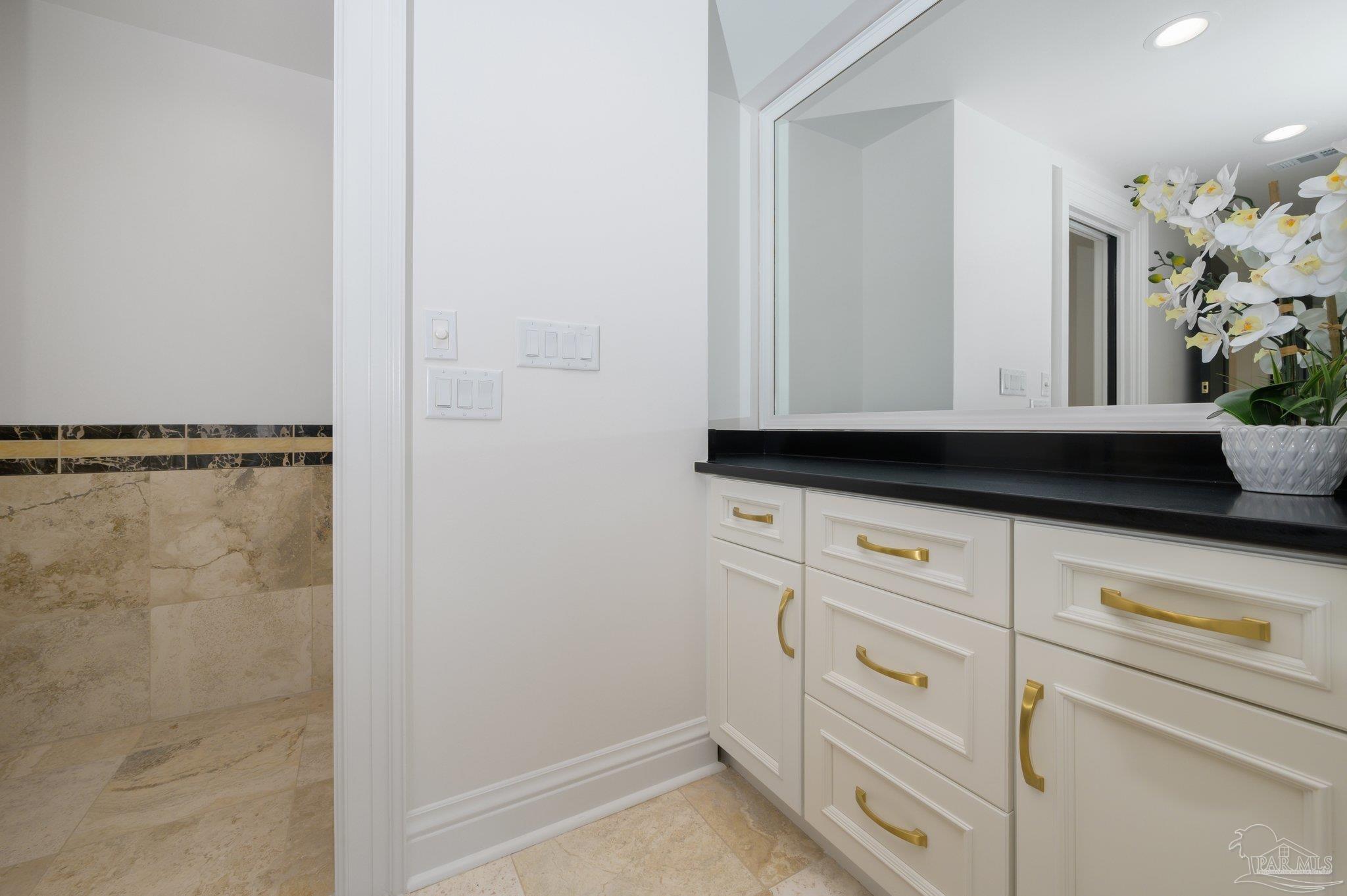 Pensacola, Florida 32502, United States, 4 Bedrooms Bedrooms, ,4 BathroomsBathrooms,Residential,Active,226366