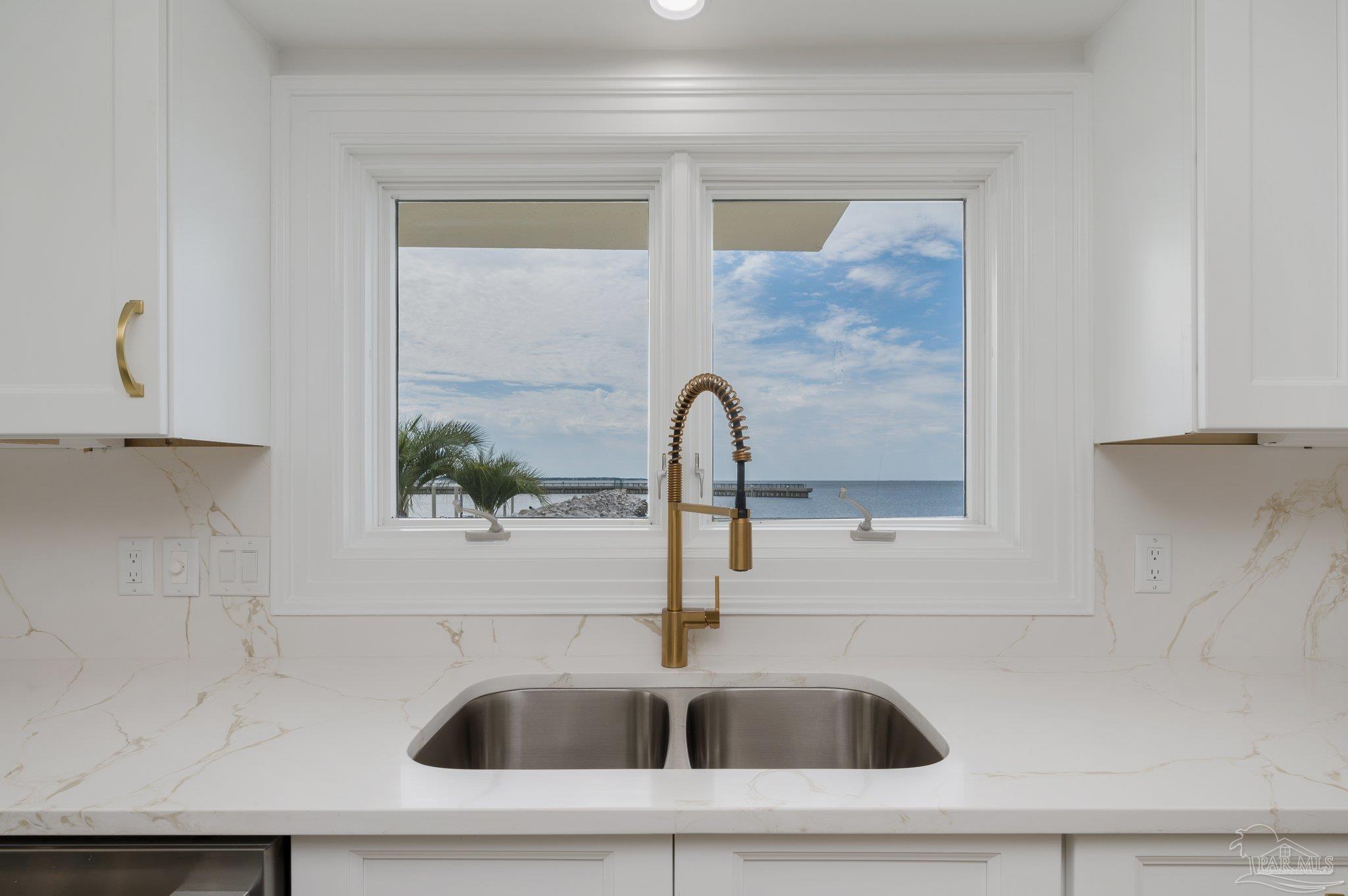 Pensacola, Florida 32502, United States, 4 Bedrooms Bedrooms, ,4 BathroomsBathrooms,Residential,Active,226366