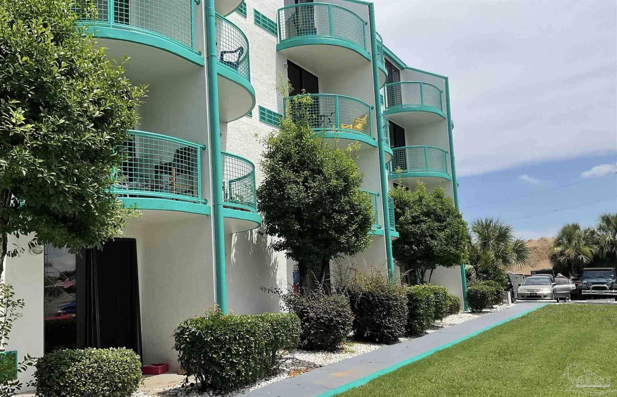View Pensacola, FL 32505 condo