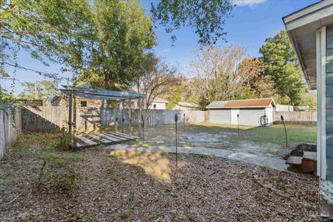 A home in Niceville