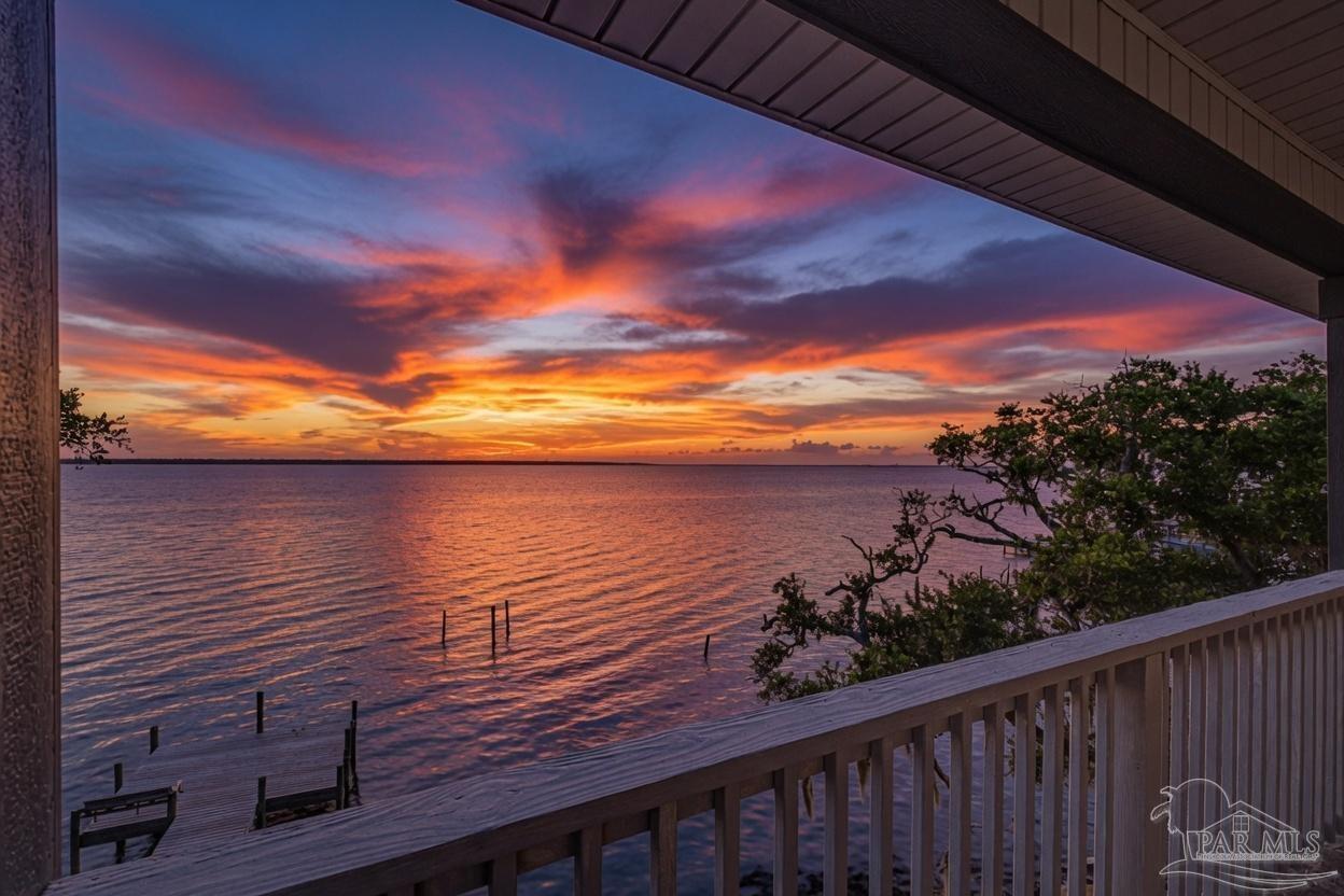 305 S Garcon Point Rd