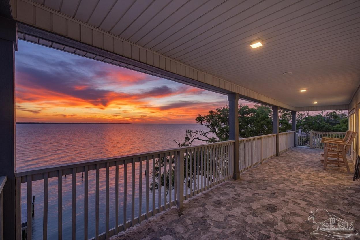 305 S Garcon Point Rd