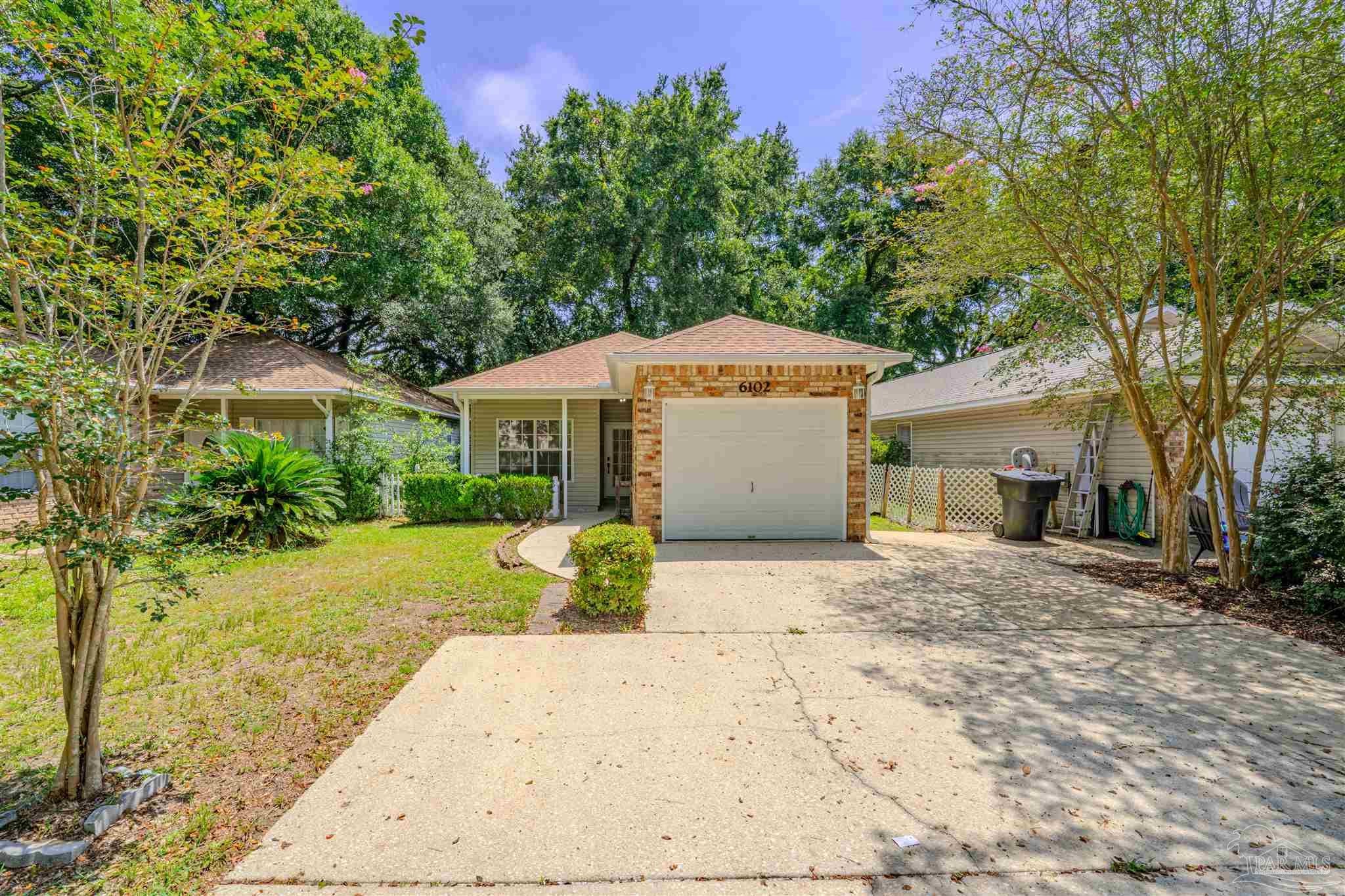 6102 The Oaks Ln