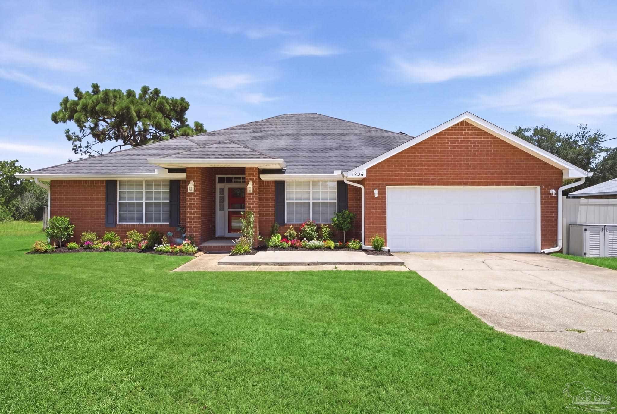 Photo 1 of 58 — 1936 Candlewood Dr, Navarre, FL 32566