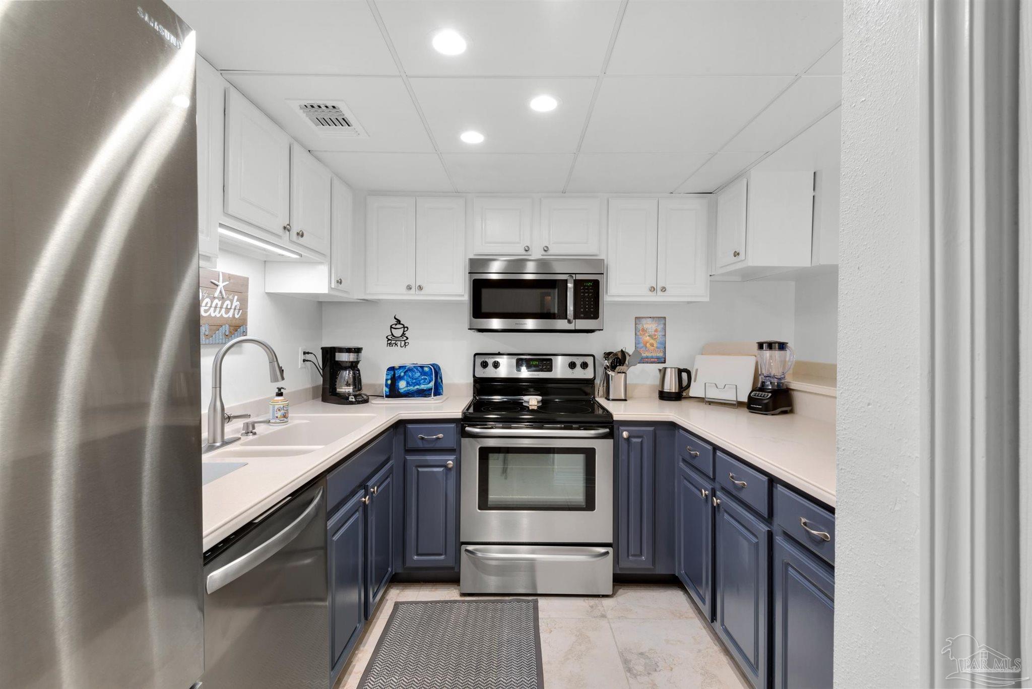 336 Ft Pickens Rd W103