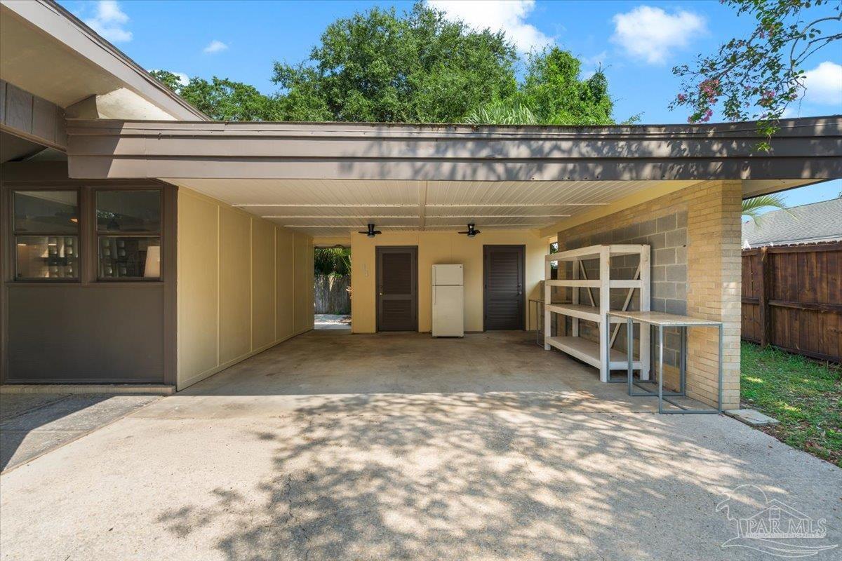 202 Firethorn Rd
