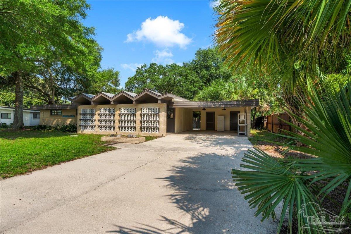 202 Firethorn Rd