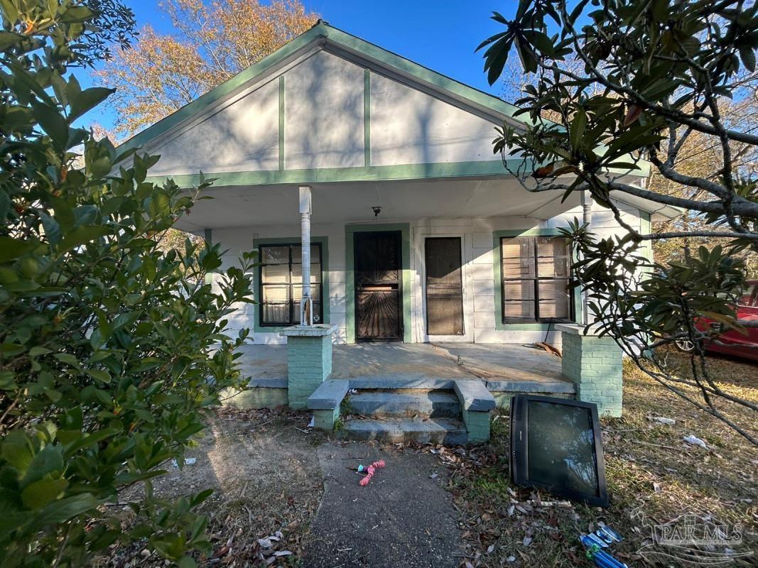 Photo 1 of 24 — 76 Martin St, Atmore, AL 36502