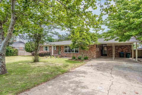 A home in Gulf Breeze