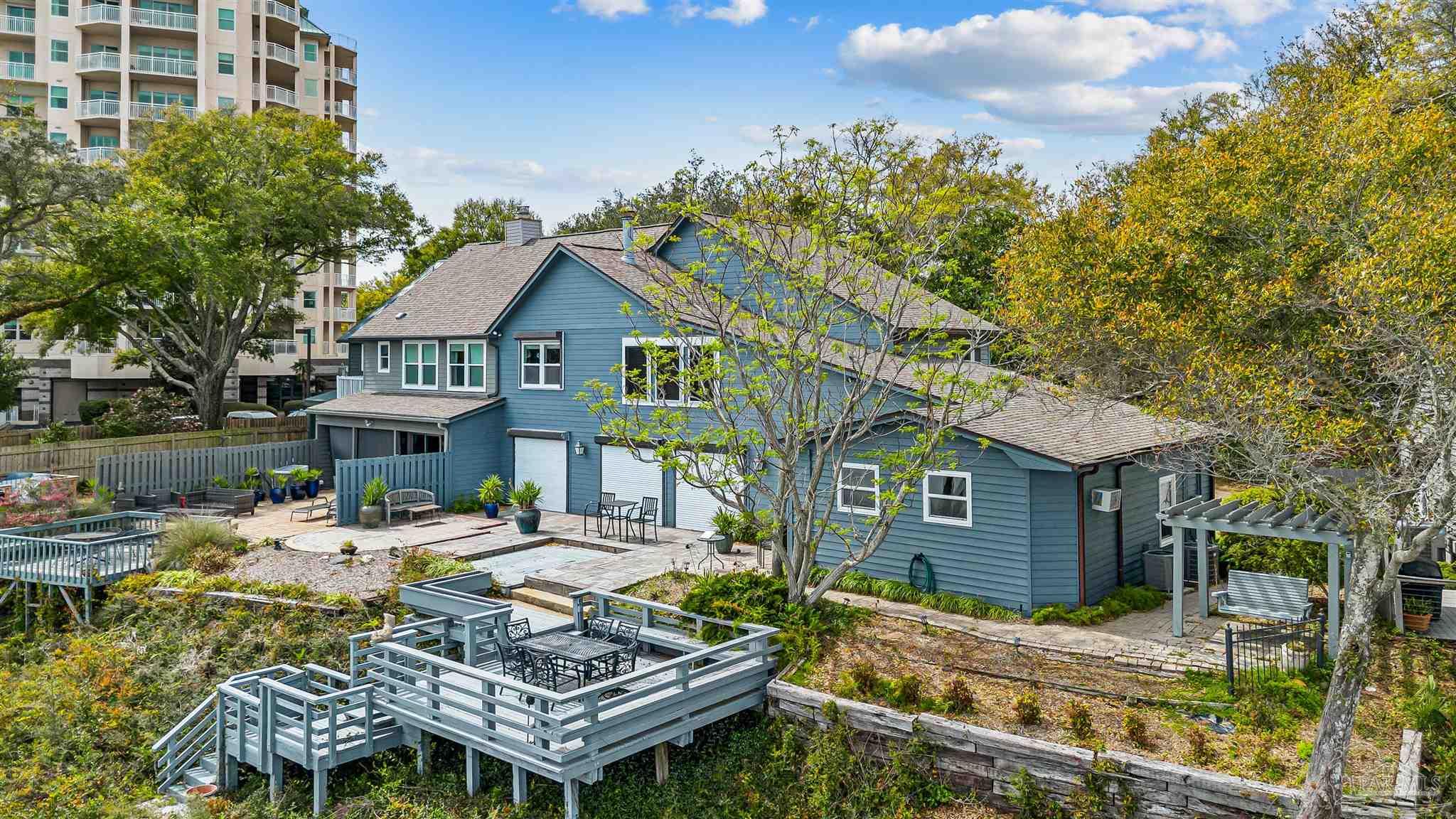 Photo 1 of 29 — 2040 Scenic Hwy, Pensacola, FL 32503